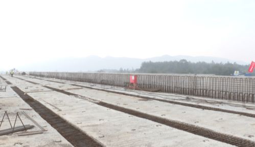 宿松县S249破凉至牌楼公路工程上跨高速桥架梁施工正式完成,现场是这样的
